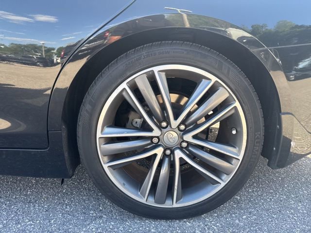 Used 2017 INFINITI Q50 3.0t Premium w/ Driver Assistance Package image 16