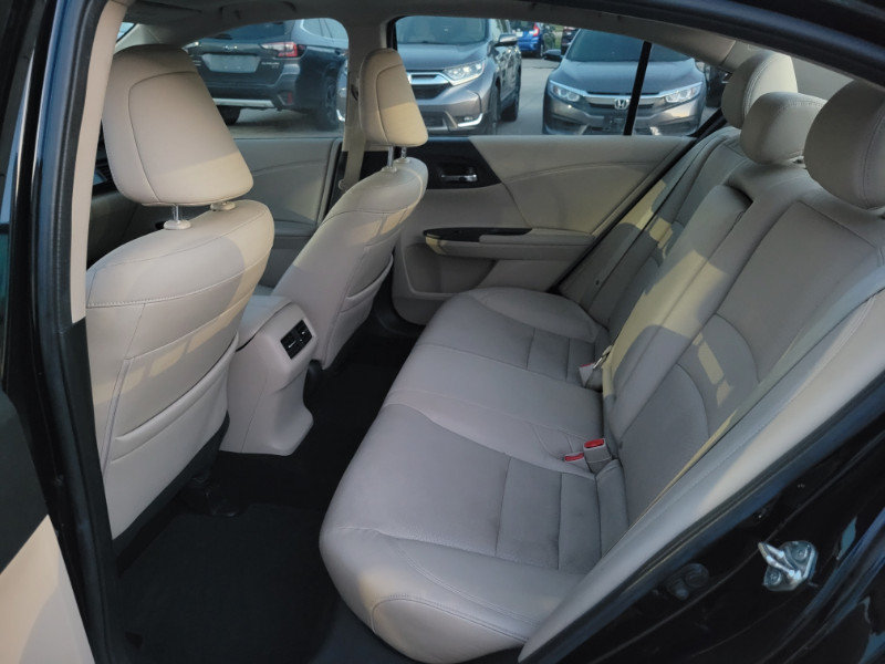 Used 2017 Honda Accord EX-L image 16