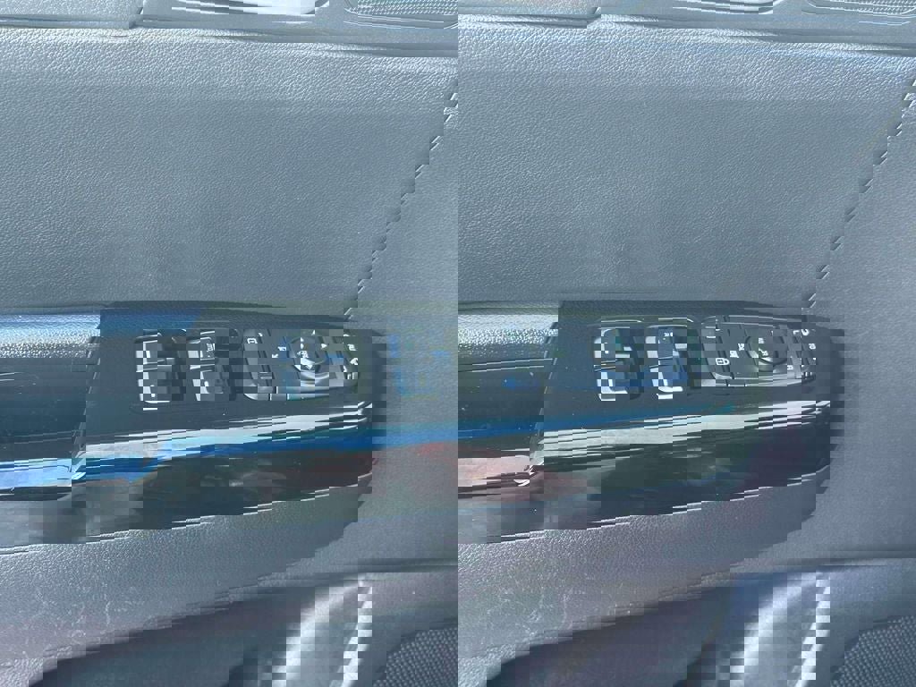 Used 2022 Kia Sportage Nightfall Edition w/ Nighfall AWD Premium Package image 17