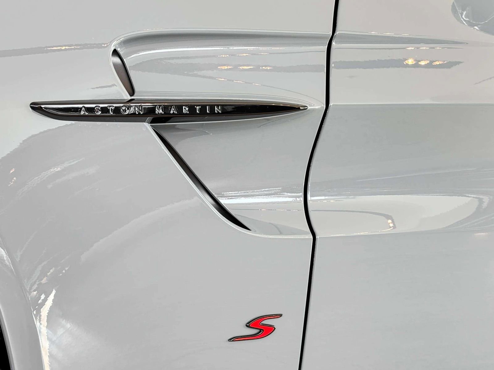 New 2026 Aston Martin V8 Vantage S image 15