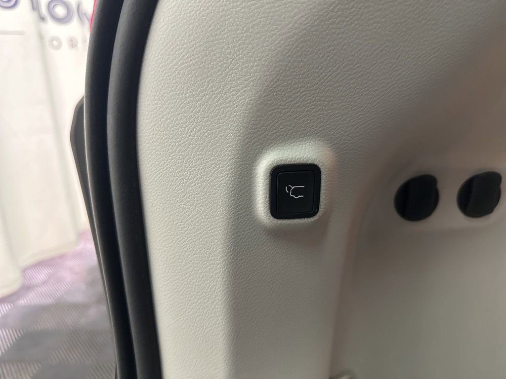 Used 2020 Jeep Cherokee Limited image 38