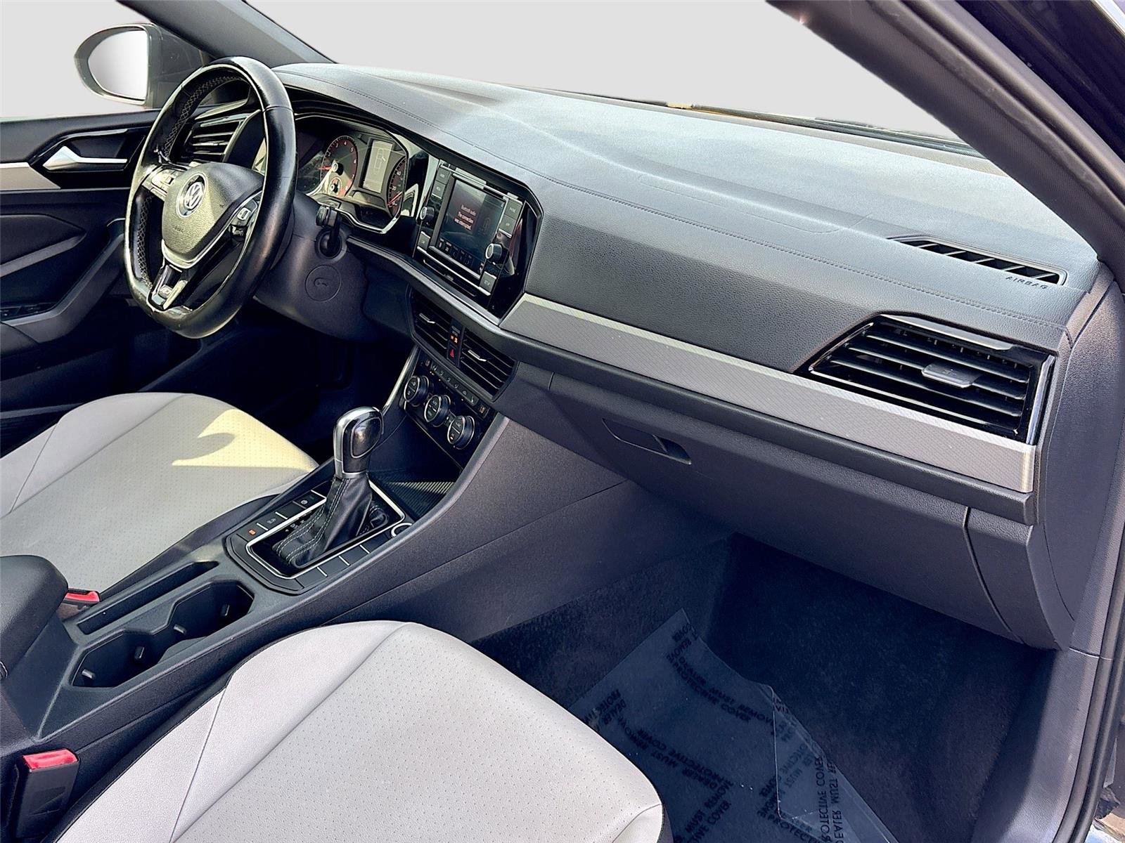Used 2019 Volkswagen Jetta R-Line w/ R-Line Cold Weather Package image 30