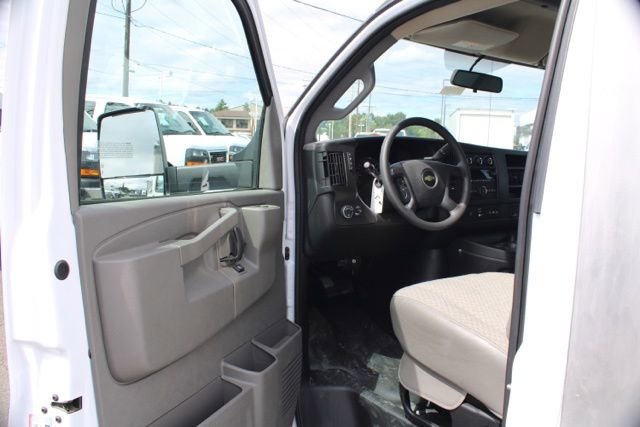 Used 2024 Chevrolet Express 3500 w/ Power Convenience Package image 10