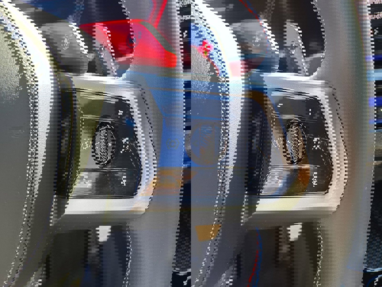 Used 2026 BMW M5 w/ Carbon Package image 24