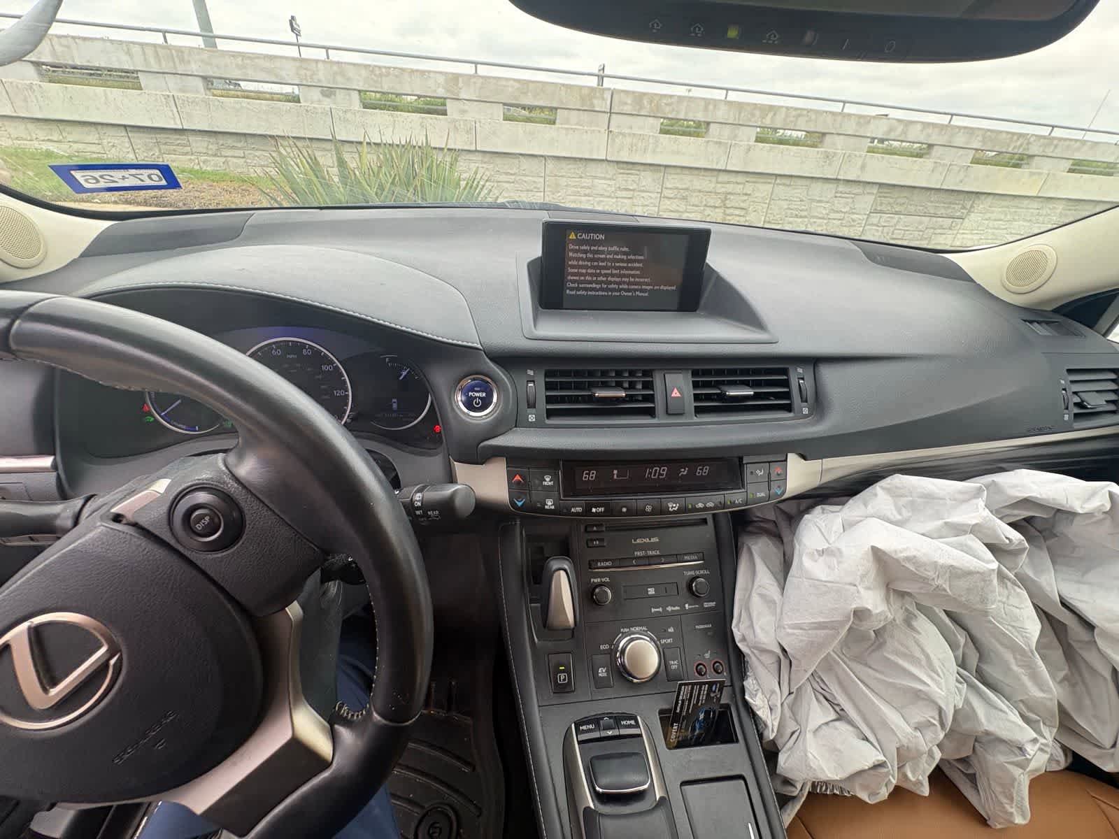 Used 2014 Lexus CT 200h FWD image 11
