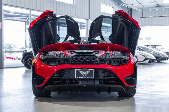 Used 2021 McLaren 765LT RWD image 5