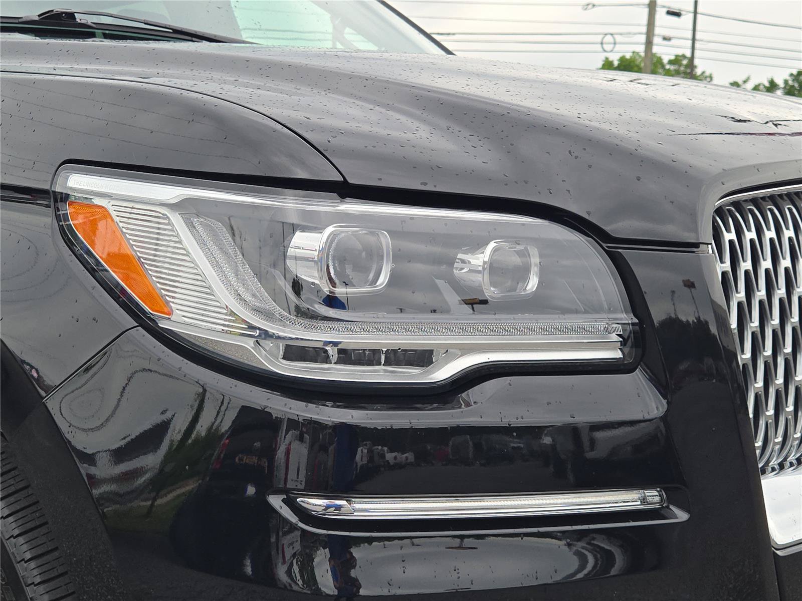 Used 2024 Lincoln Navigator Premiere AWD/4WD image 5