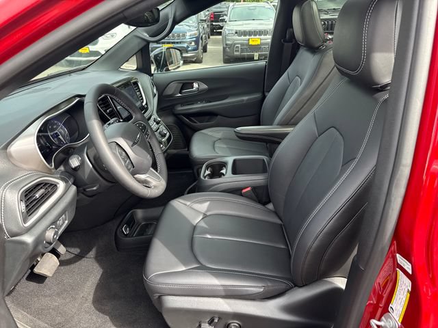 New 2025 Chrysler Pacifica Select AWD/4WD image 15