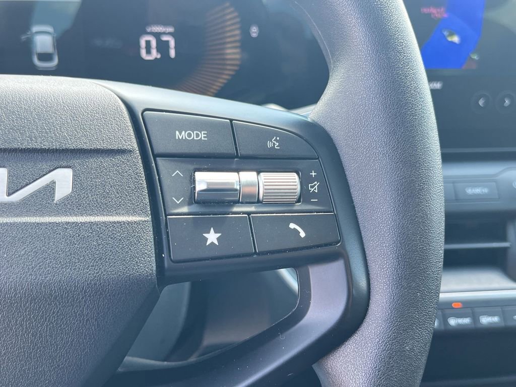 Used 2025 Kia K4 LXS image 22