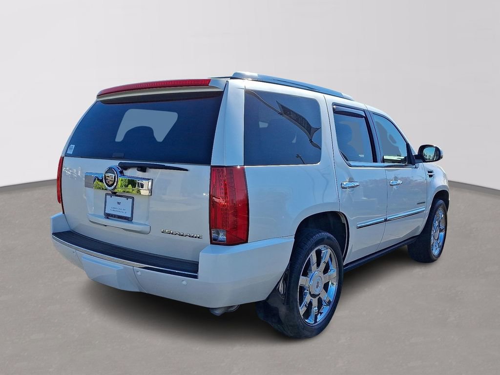 Used 2013 Cadillac Escalade Luxury image 6