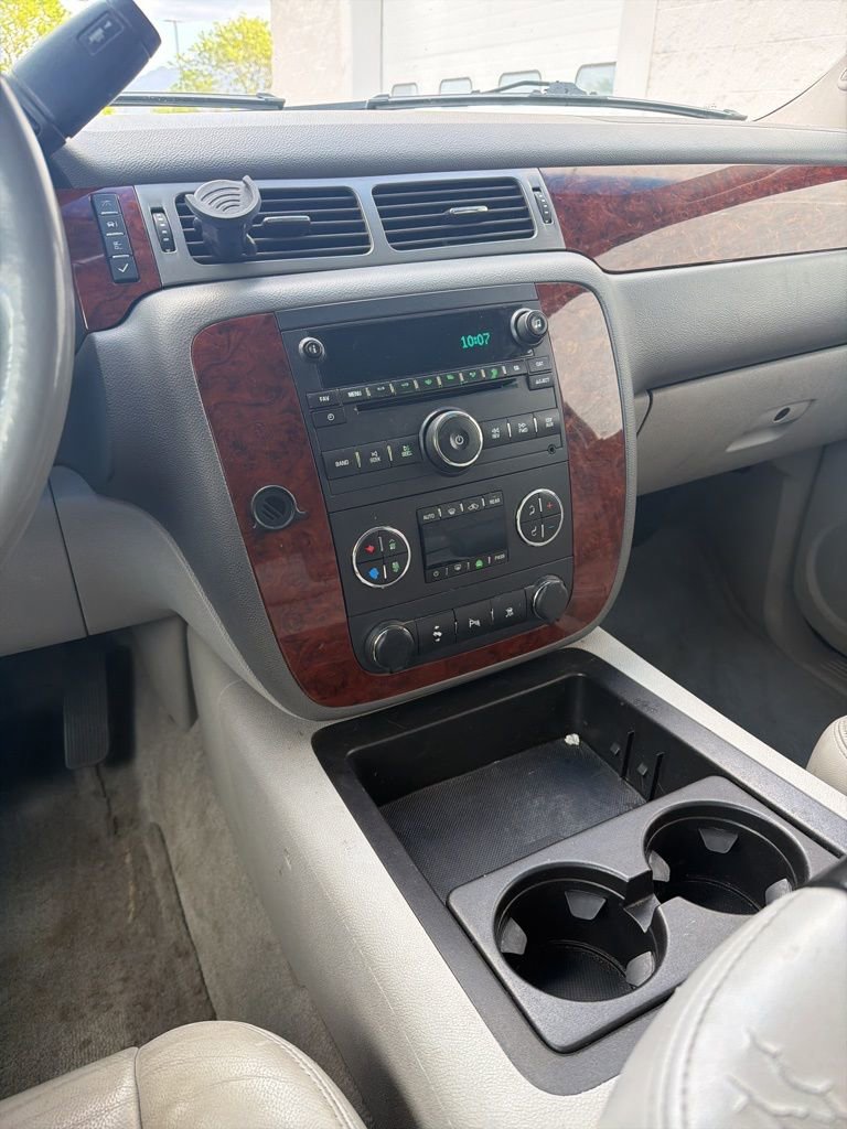 Used 2011 Chevrolet Suburban LT w/ Luxury Package image 15