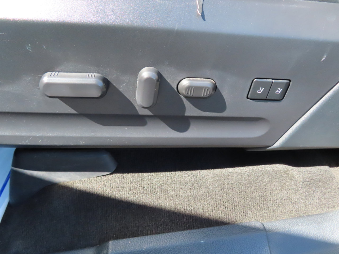 Used 2016 Ford Expedition Platinum image 27