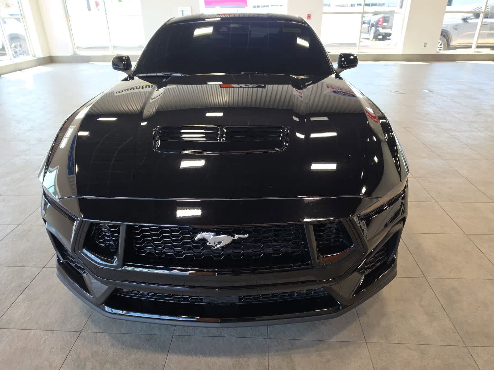 Used 2025 Ford Mustang GT RWD image 3