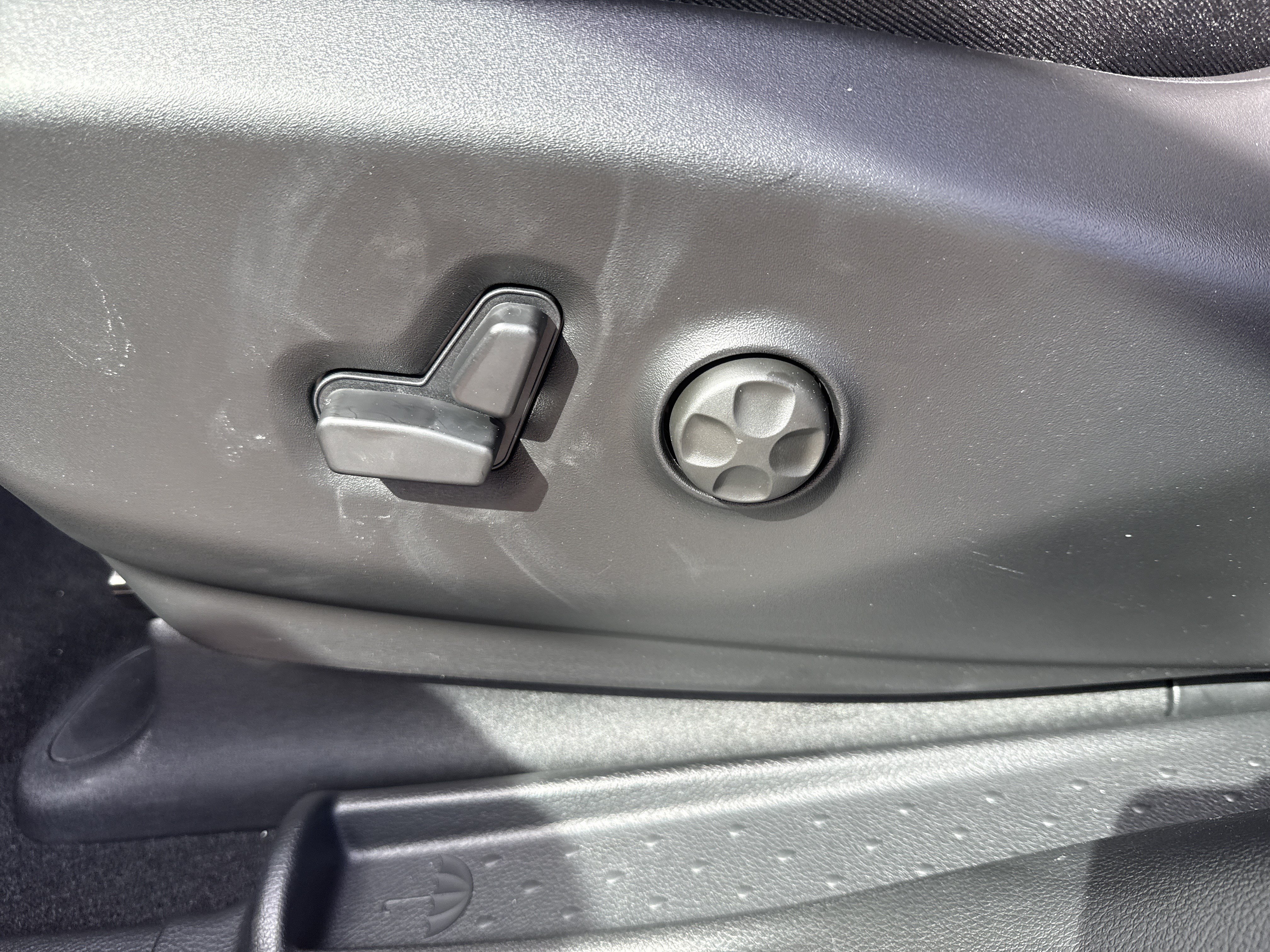 New 2026 Chrysler Pacifica Select FWD image 10
