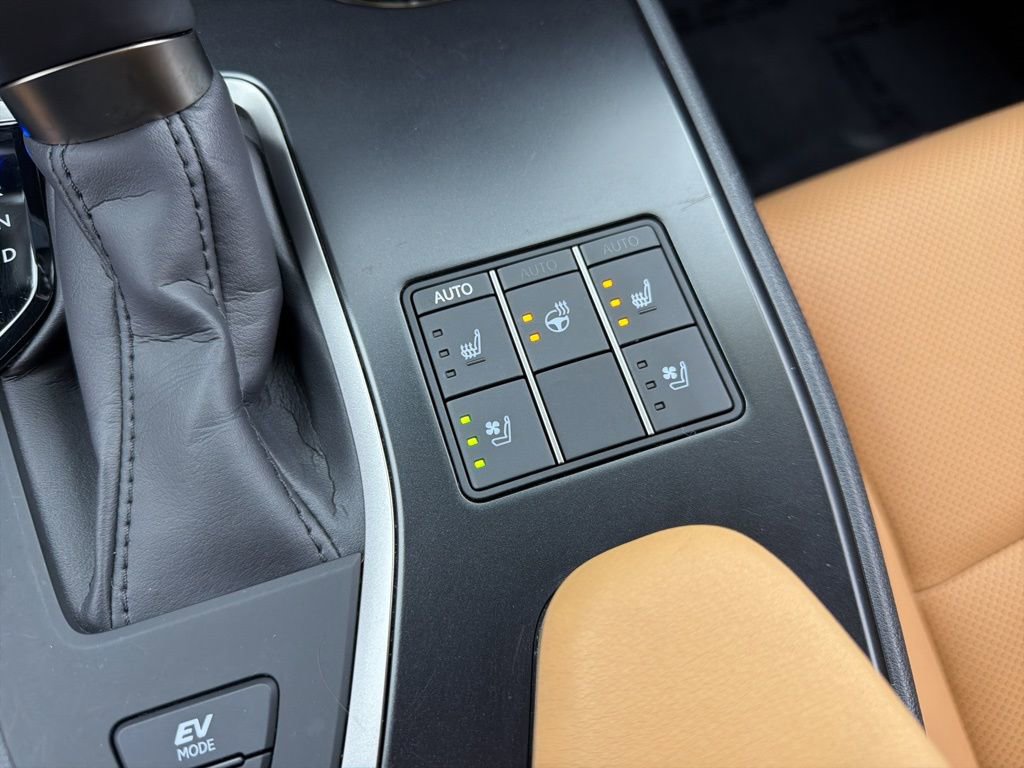 Used 2024 Lexus UX 250h AWD w/ Premium Package image 17