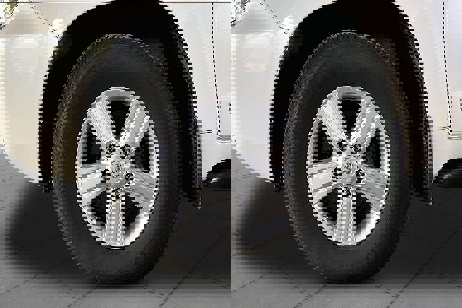 Used 2015 Toyota Land Cruiser AWD/4WD image 10