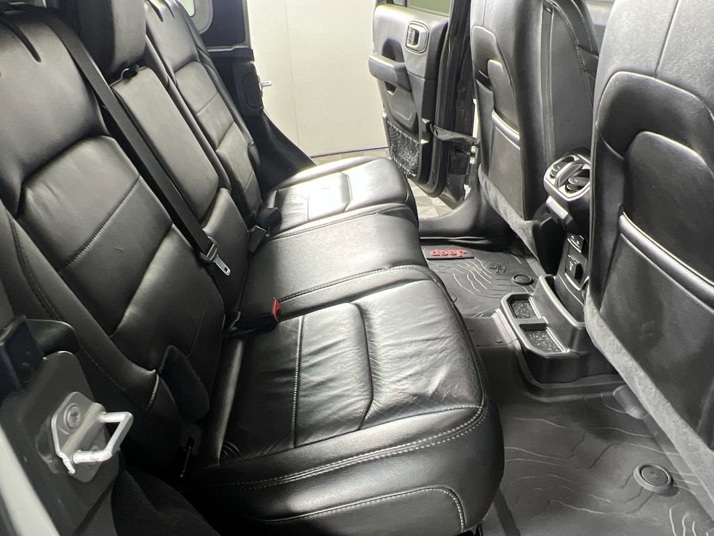 Used 2020 Jeep Wrangler Unlimited Sahara image 25