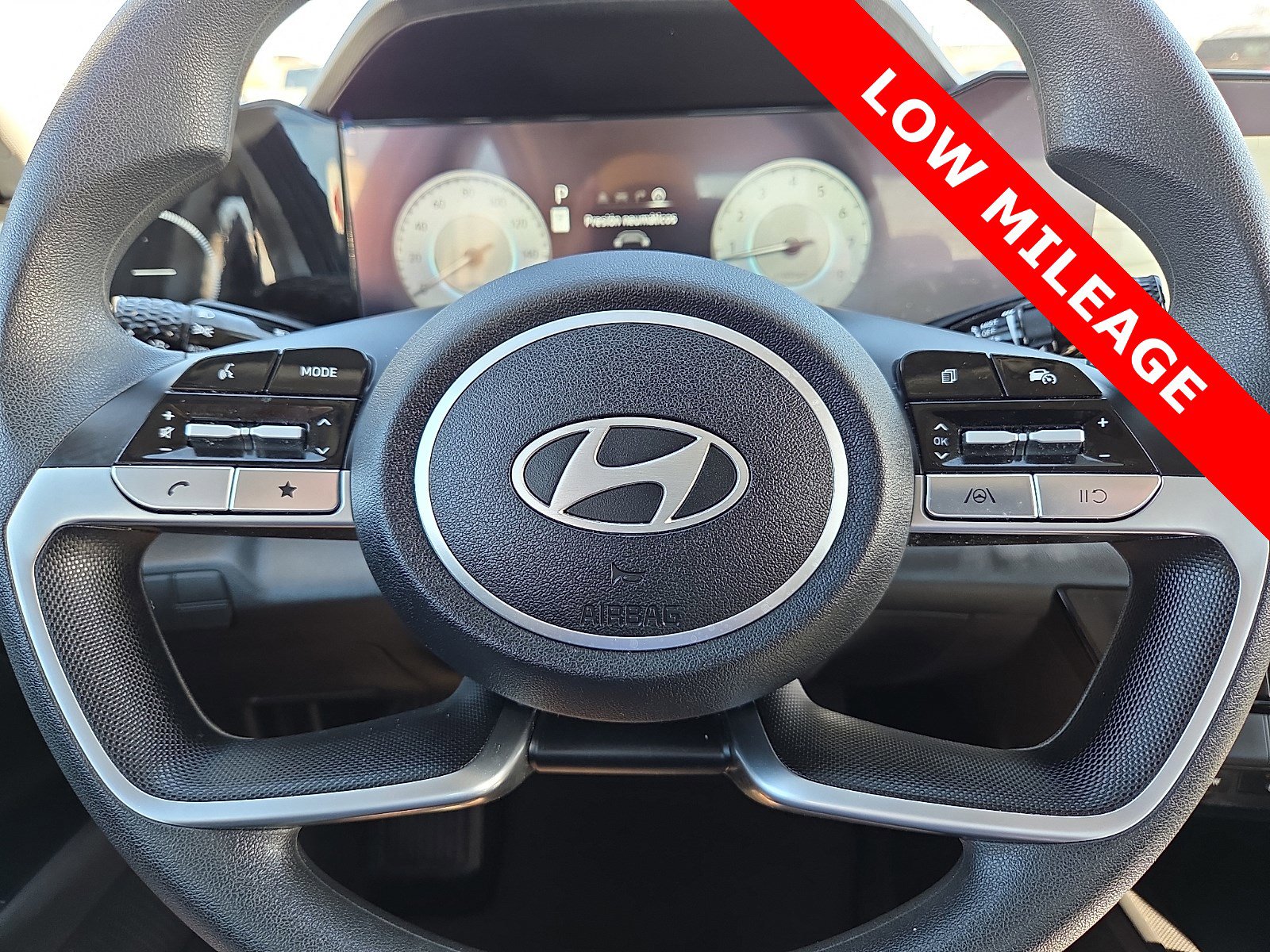 Used 2024 Hyundai Elantra SEL image 24