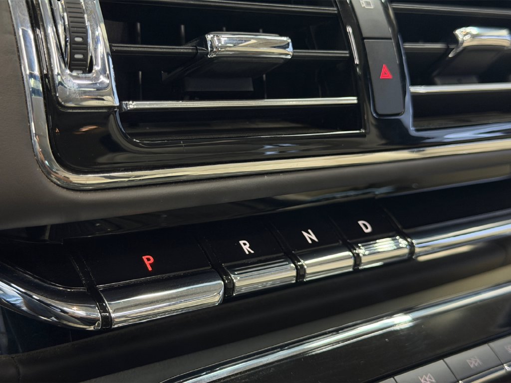 Used 2021 Lincoln Navigator Black Label w/ Cargo Convenience Package AWD/4WD image 25