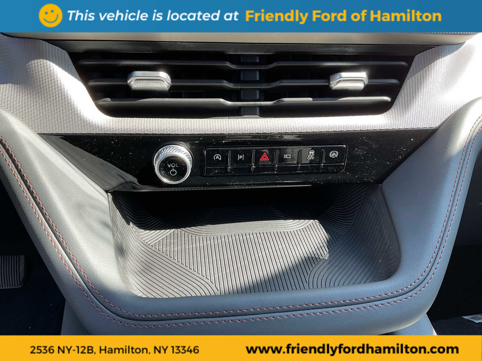 Used 2025 Ford Explorer Active image 17