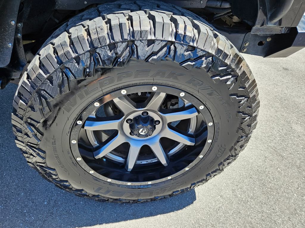 Used 2017 Jeep Wrangler Unlimited Rubicon w/ Connectivity Group AWD/4WD image 9