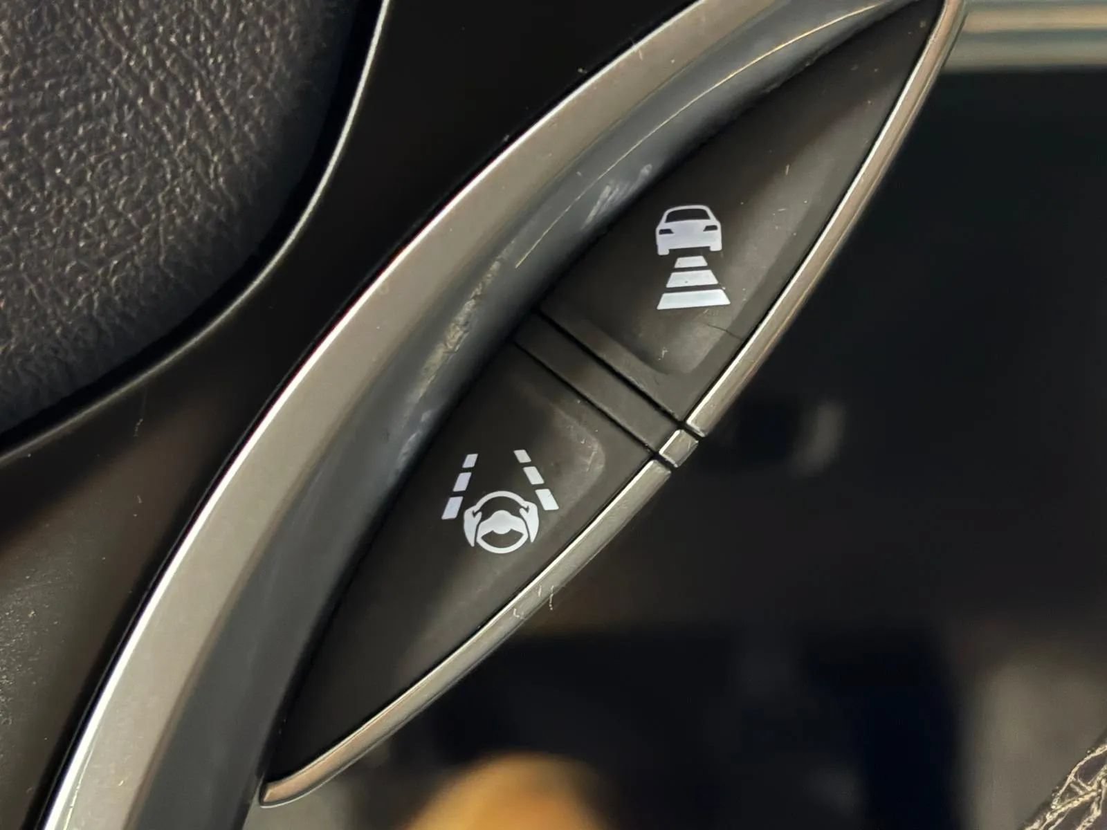 Used 2020 Acura MDX SH-AWD image 38