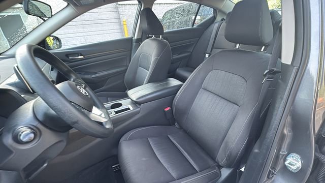 Used 2025 Nissan Altima 2.5 SV FWD image 30