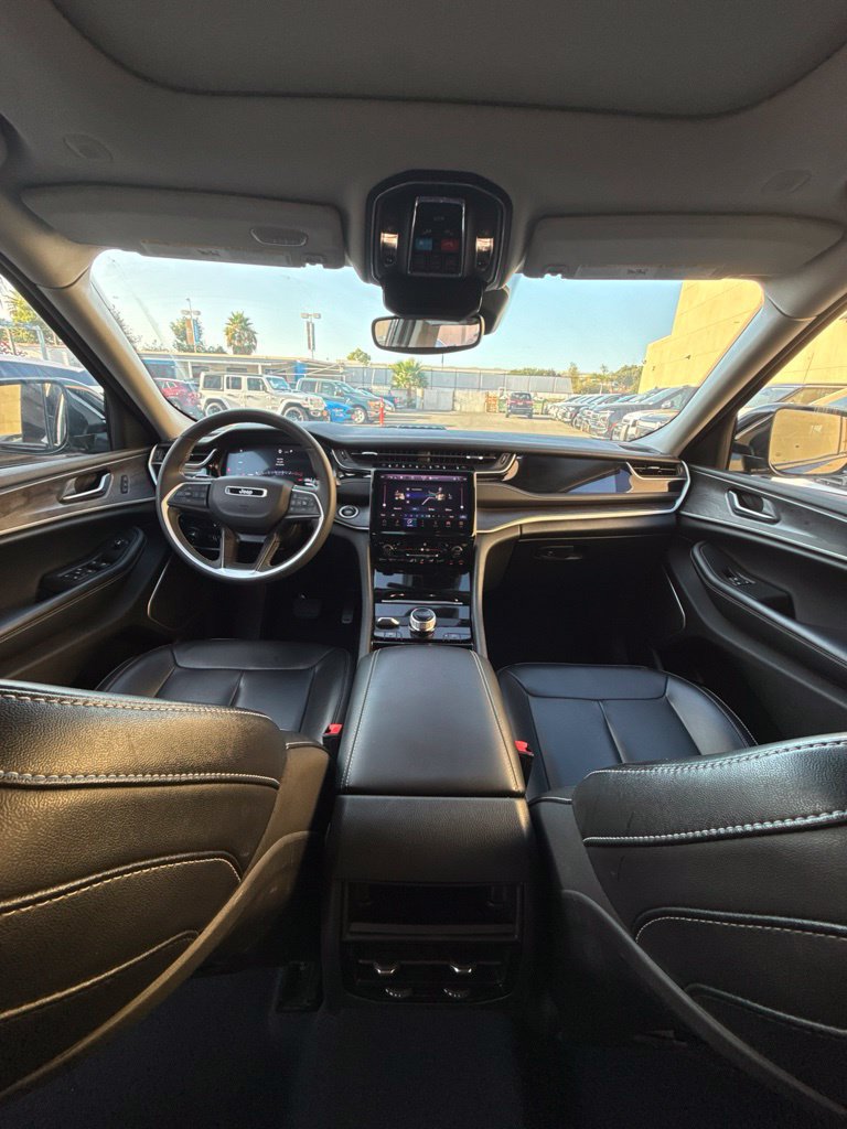 Used 2023 Jeep Grand Cherokee 4WD 4xe image 28