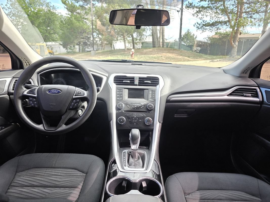 Used 2016 Ford Fusion SE FWD image 20
