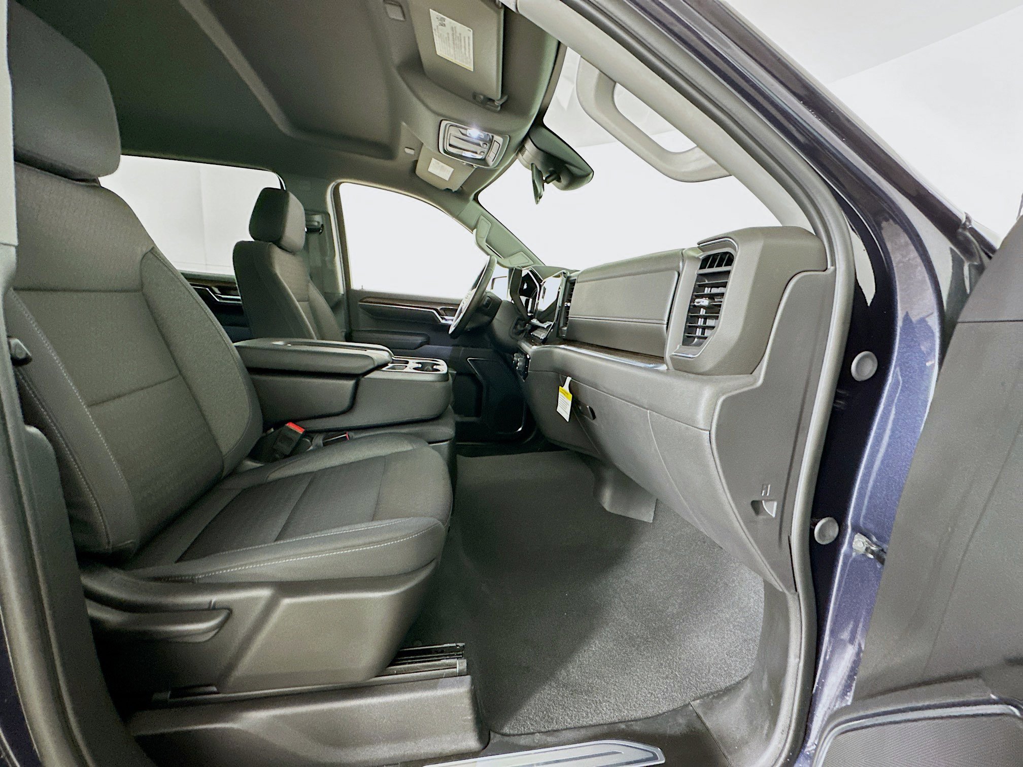 Used 2024 Chevrolet Silverado 1500 LT image 30