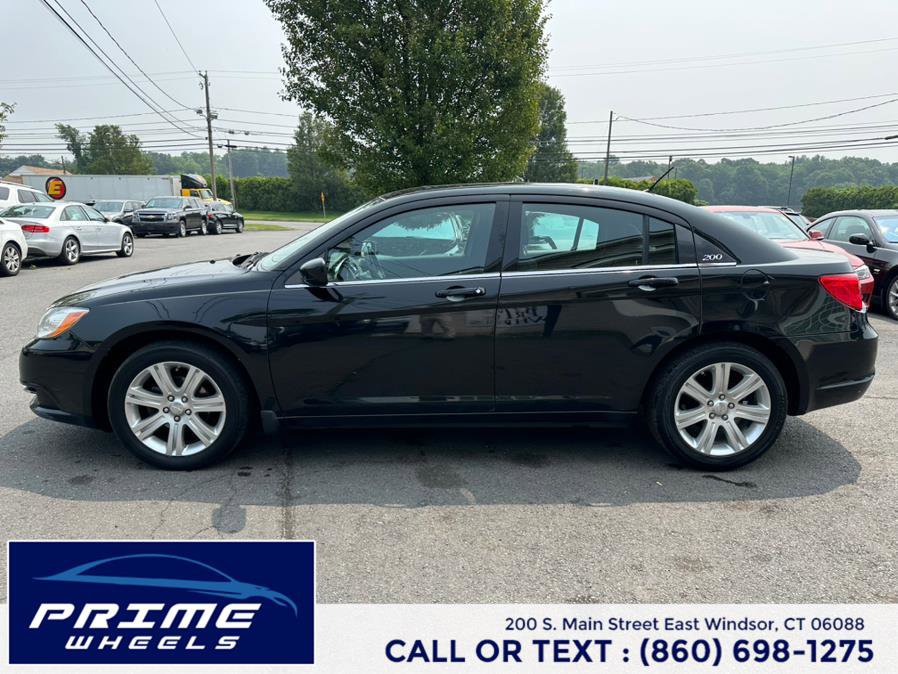 Used 2013 Chrysler 200 LX FWD image 4