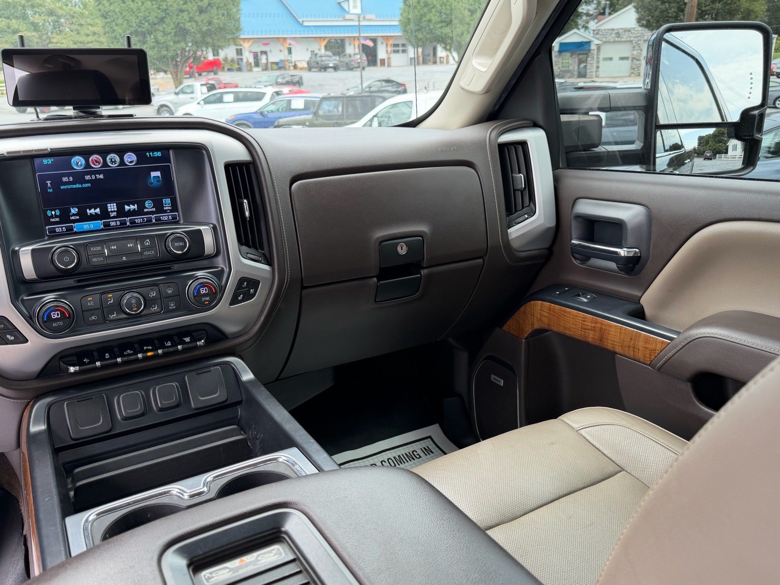 Used 2017 GMC Sierra 2500 SLT w/ Duramax Plus Package AWD/4WD image 23