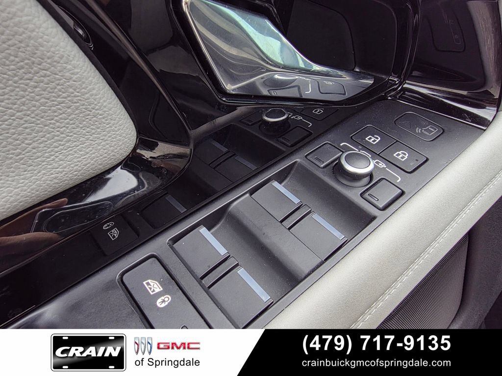 Used 2022 Land Rover Range Rover Evoque R-Dynamic S AWD/4WD image 12