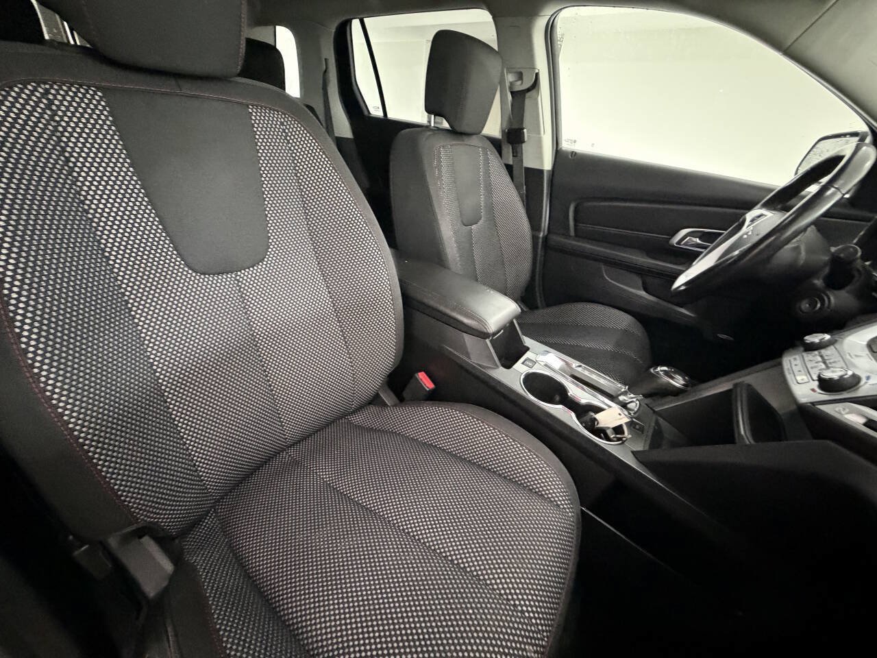 Used 2017 GMC Terrain SLE w/ Convenience Package AWD/4WD image 24