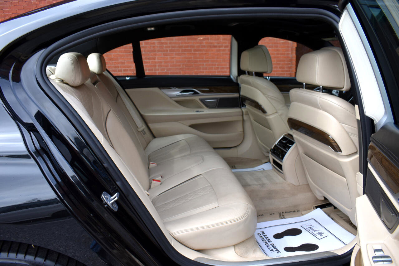 Used 2019 BMW 750i w/ Executive Package image 17