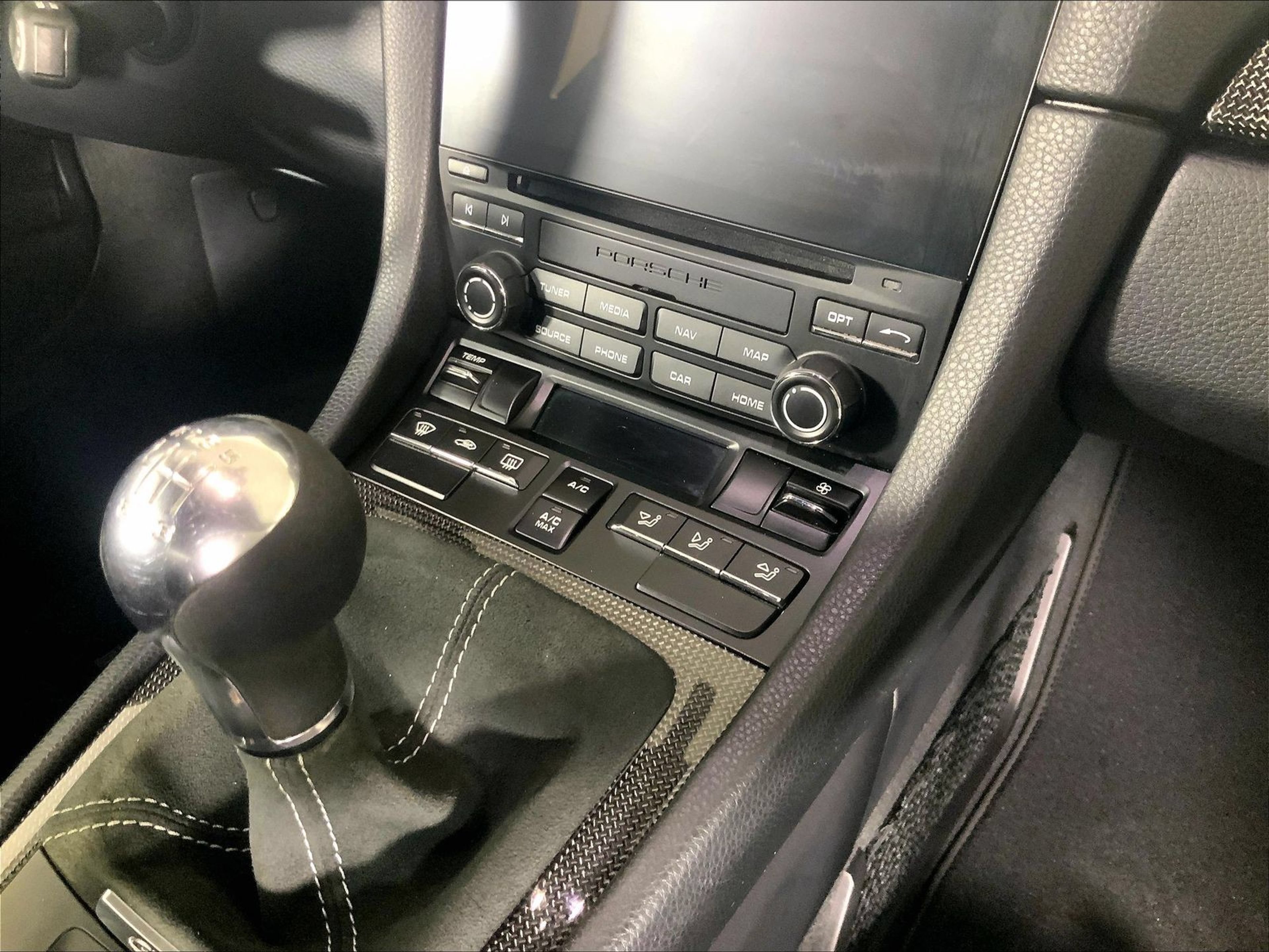 Certified 2022 Porsche 718 Cayman GT4 RWD image 21