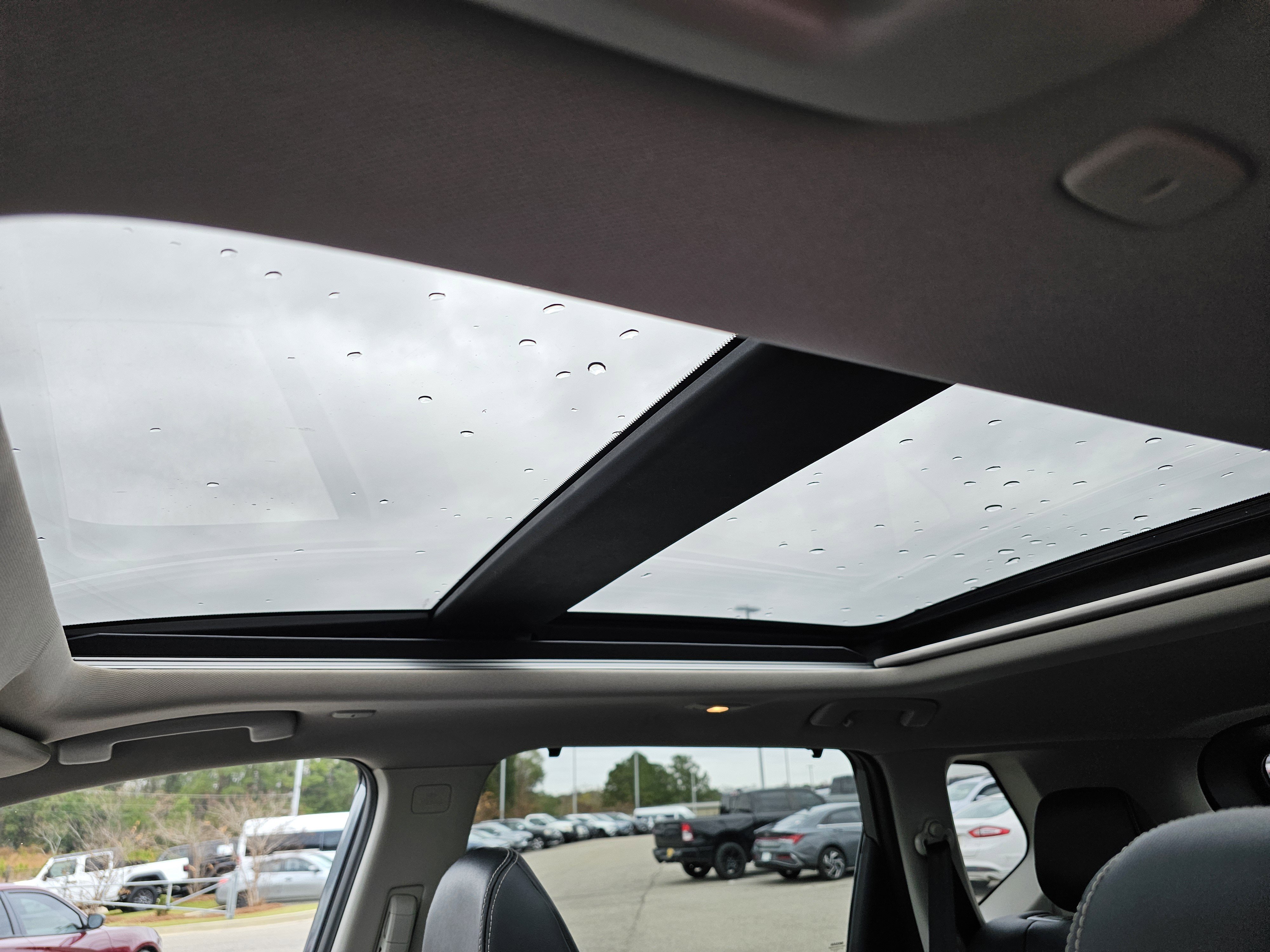 Used 2023 Nissan Rogue SL w/ SL Premium Package image 18