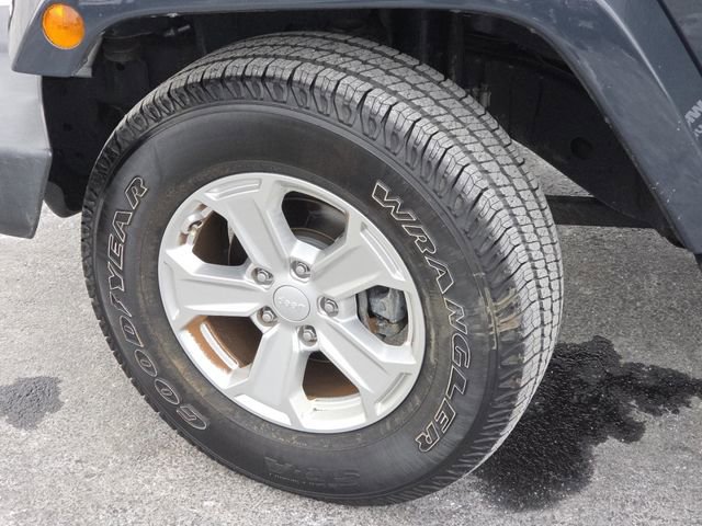 Used 2017 Jeep Wrangler Unlimited Sahara w/ Quick Order Package 24E Chief image 17