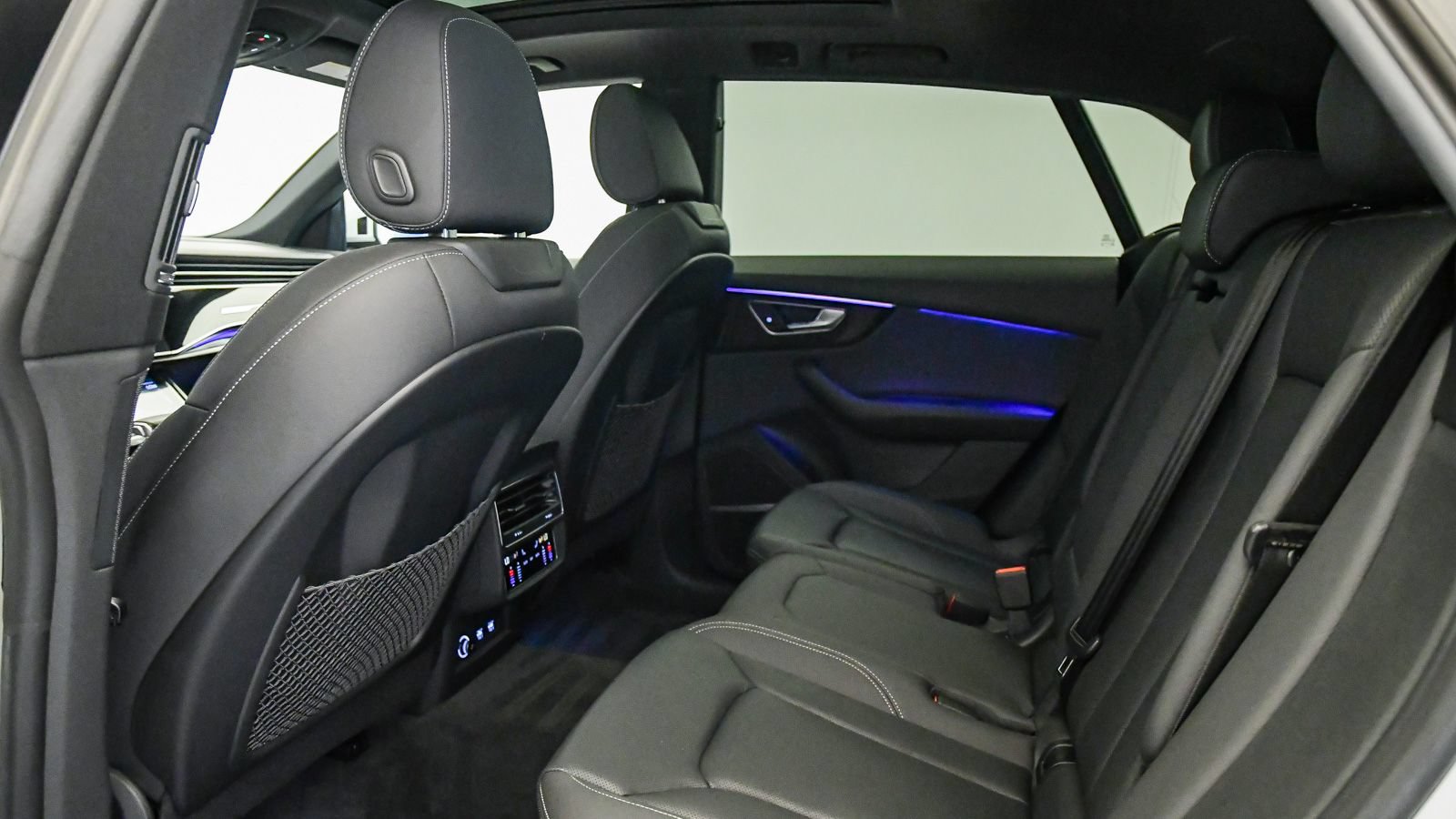 Used 2019 Audi Q8 Premium Plus AWD/4WD image 25