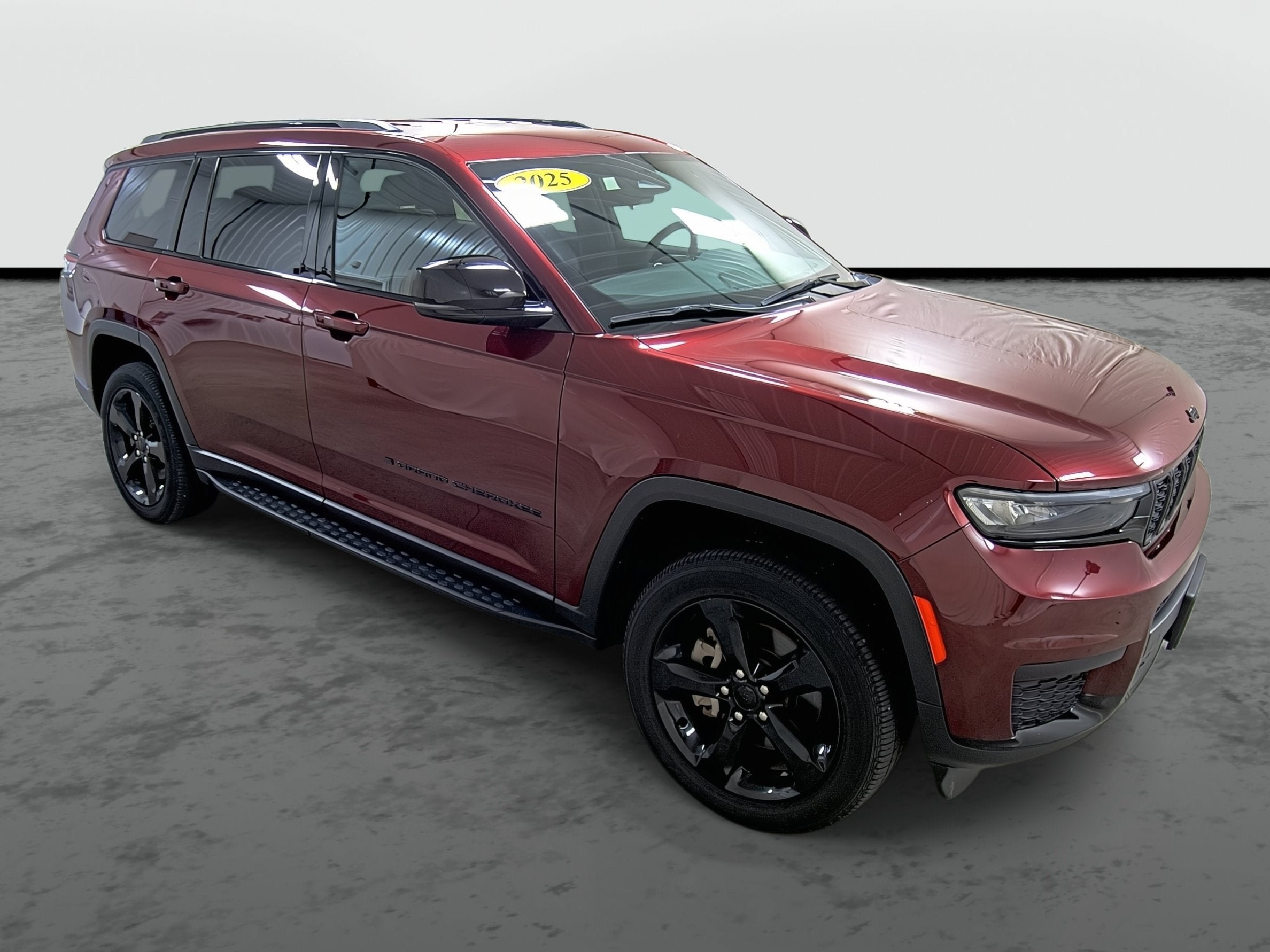Used 2025 Jeep Grand Cherokee L Laredo AWD/4WD image 5
