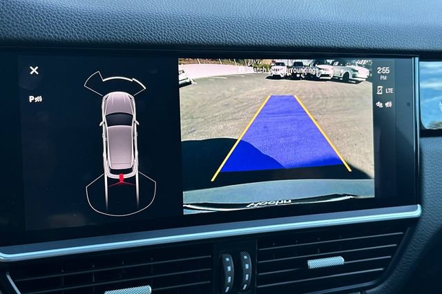 Used 2022 Porsche Cayenne Platinum Edition image 18