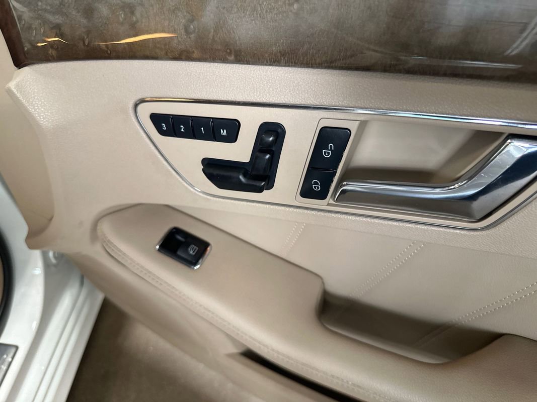 Used 2010 Mercedes-Benz E 350 4MATIC Sedan image 72