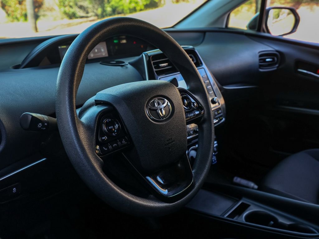 Used 2021 Toyota Prius L Eco image 14