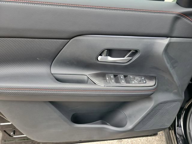 New 2025 Nissan Kicks SR w/ SR Premium Package AWD/4WD image 18