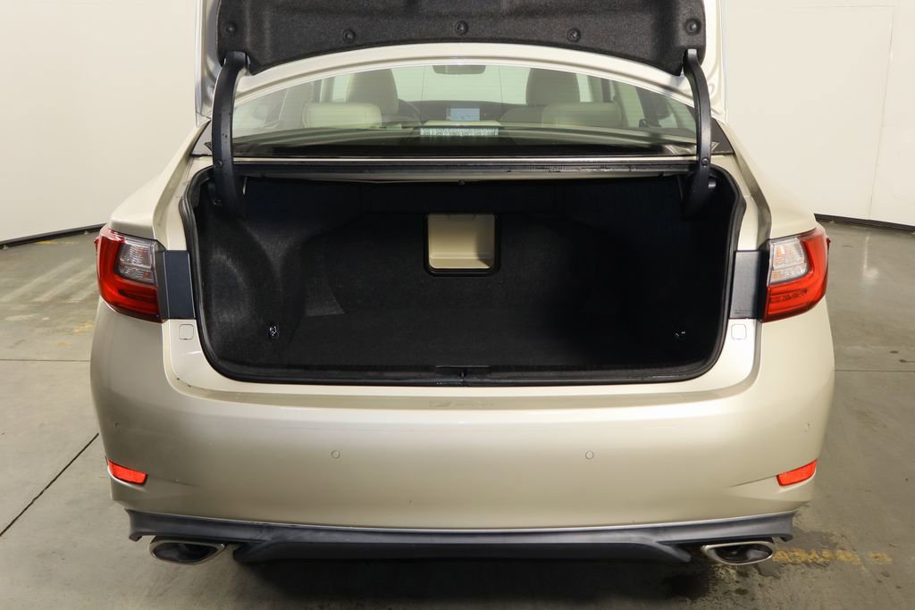 Used 2018 Lexus ES 350 w/ Navigation System Package image 17