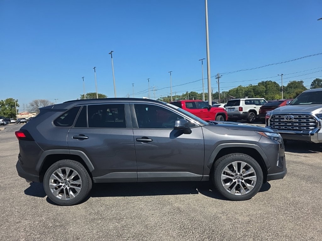 Certified 2022 Toyota RAV4 XLE Premium FWD image 4