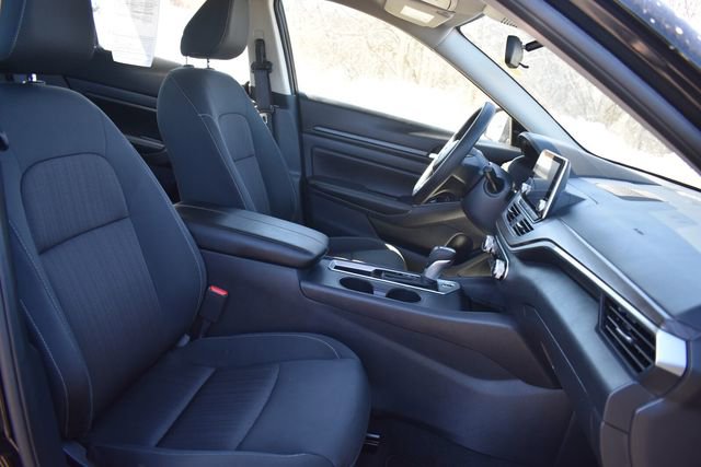 Used 2025 Nissan Altima 2.5 SV image 13