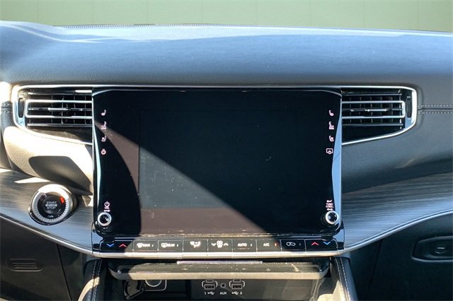 Used 2024 Jeep Wagoneer Series II w/ Flexible Seating Group image 17