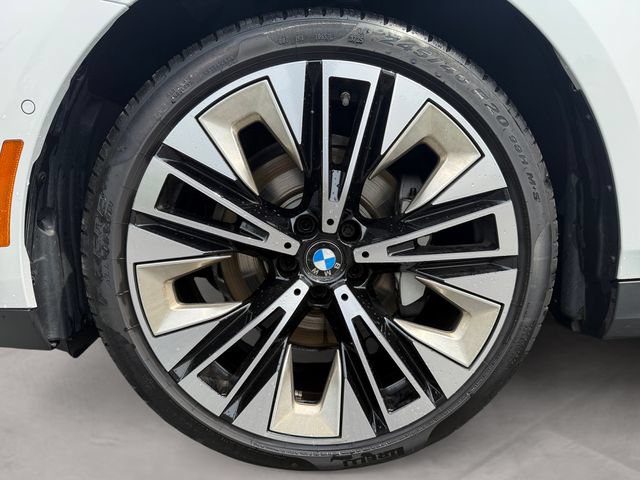 Used 2026 BMW 530i xDrive AWD/4WD image 14