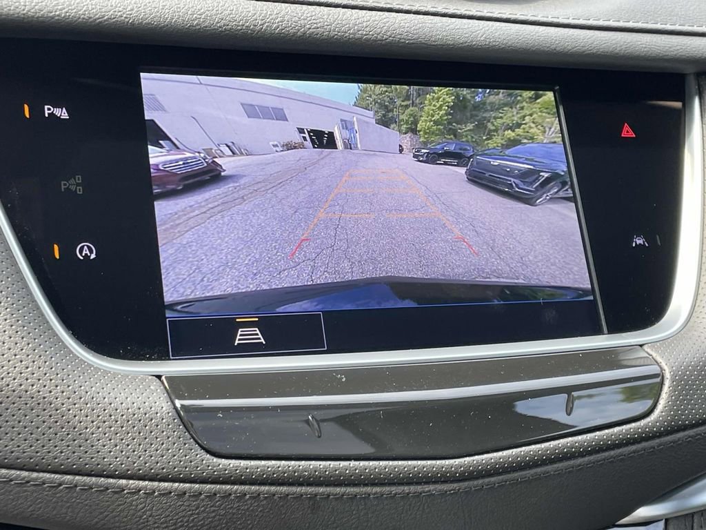 New 2025 Cadillac XT6 Luxury image 29